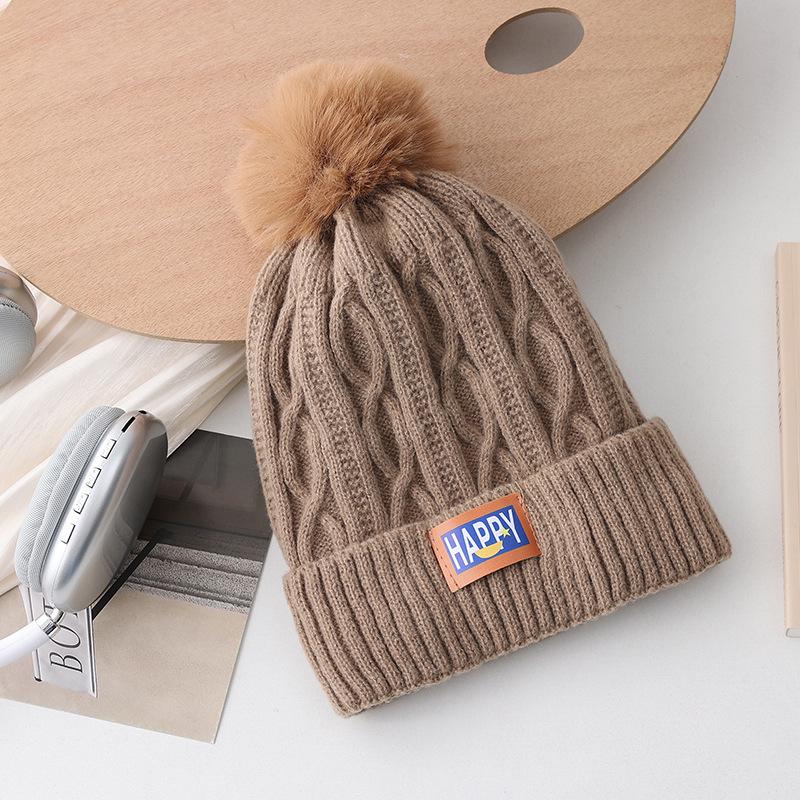 Женская зимняя бархатная шапка-бини с помпоном и защитой ушей - Стильная, теплая и плотной вязки