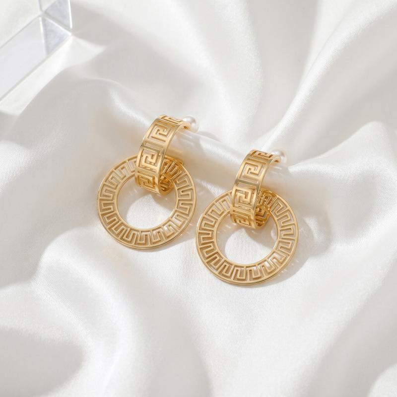 New fashion personalized earrings hollow geometric earrings court style light luxury elegant temperament women