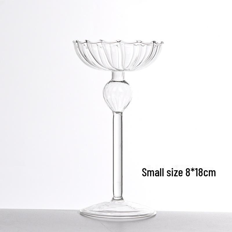 Полосатые подсвечники на высоких ножках в европейском стиле: Романтическая свадьба и домашний декор