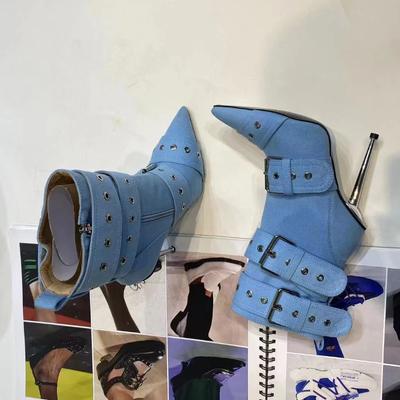 Модные джинсовые металлические заклепки Пряжка для ремня Серебристый Черный Ботильоны Женские Сексуальный Панк Стиль Остроносые 12см Высокий каблук Ботинки до середины икры Размер 34-43