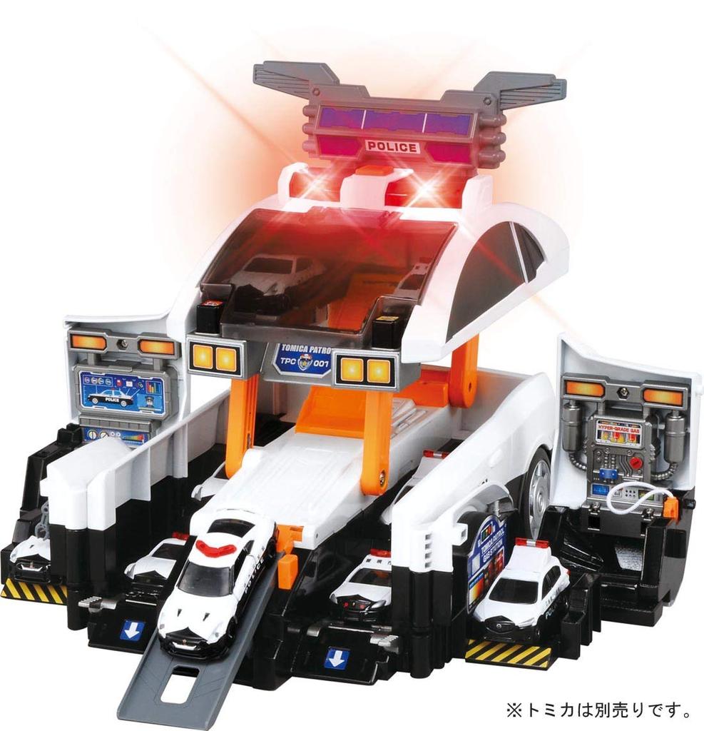 TAKARA TOMY Трансформируется в мини-машинку Big Patrol. Игрушка для мальчиков и девочек от 3 лет. Соответствует стандартам безопасности игрушек. Сертификация ST Mark TOMICA "Tomica