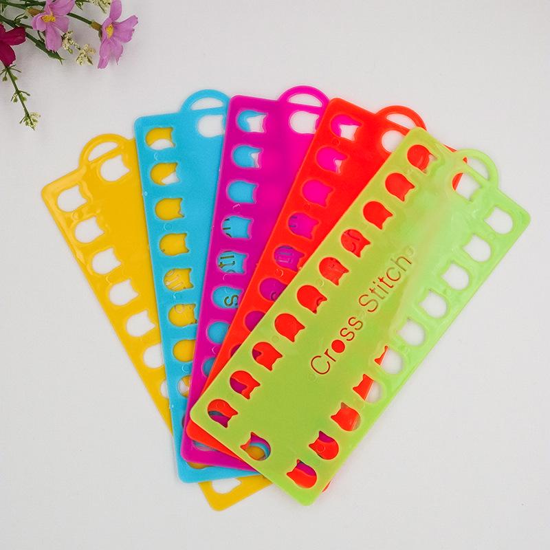 Доска для заправки и намотки ниток для вышивки крестом Su - пластик специального цвета