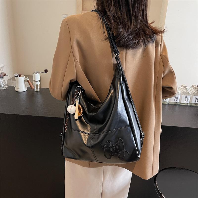 European and American Retro Tote Bag 2025 New Women's Shoulder Messenger Bag Backpack Fashionable and Simple Women's Bag