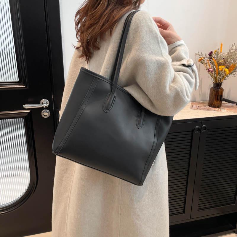 2024 Retro Large Capacity Women's Tote: Stylish Korean-Style, Trendy Autumn/Winter Single Shoulder Commuter Bag