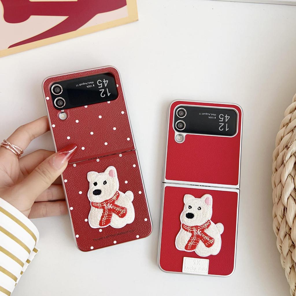 Чехол из кожи с текстурой для Samsung Z Flip 3-7 с вышитым шарфом и дизайном щенка