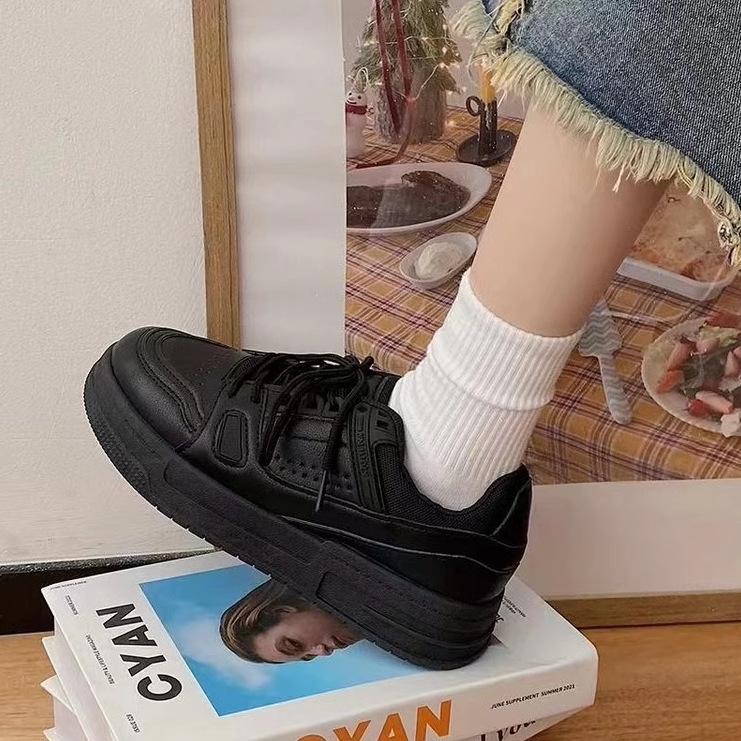 Niche Design Board Shoes Women's 2024 Spring and Autumn Japanese Retro Small Black Shoes Platform Casual Fashion Versatile Sports Shoes