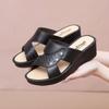 New Summer Fashion WomenNon-Slip Thick Sole Wedge Sandals for Indoor and Outdoor Casual Wear Beach Slippers
