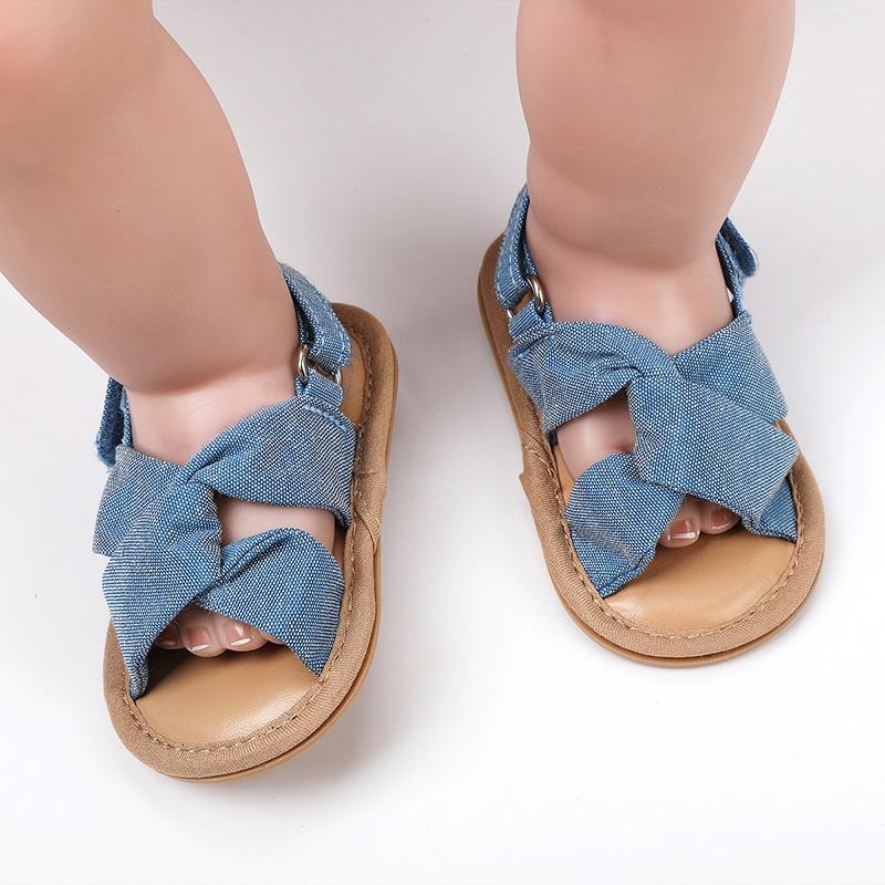 Сандалии для маленьких девочек, летние сандалии принцессы на плоской противоскользящей резиновой подошве, легкая обувь для кроватки, сандалии для новорожденных девочек