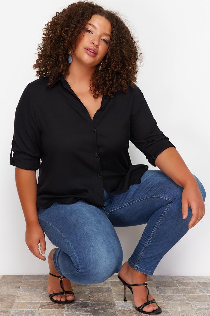 Женская черная рубашка больших размеров
