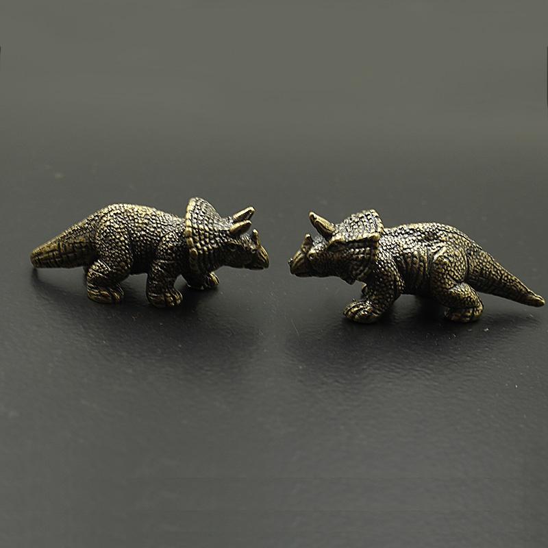 Random Color Antique Brass Dinosaur Figurines Tyrannosaurus Spinosaurus Triceratops Vintage Copper Ornaments Tea Pet Decoration