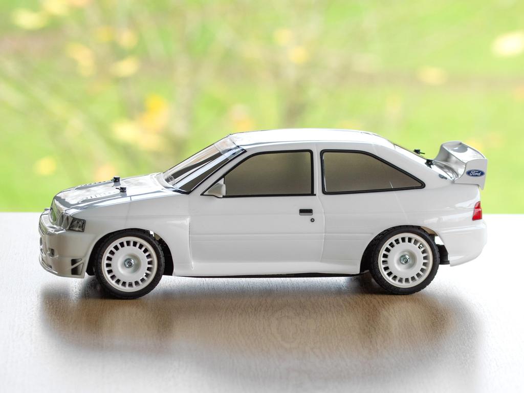 Tamiya Серия электрических радиоуправляемых машин 1998 Ford Escort Custom 58691 1/10 №691 (Шасси ТТ-02)