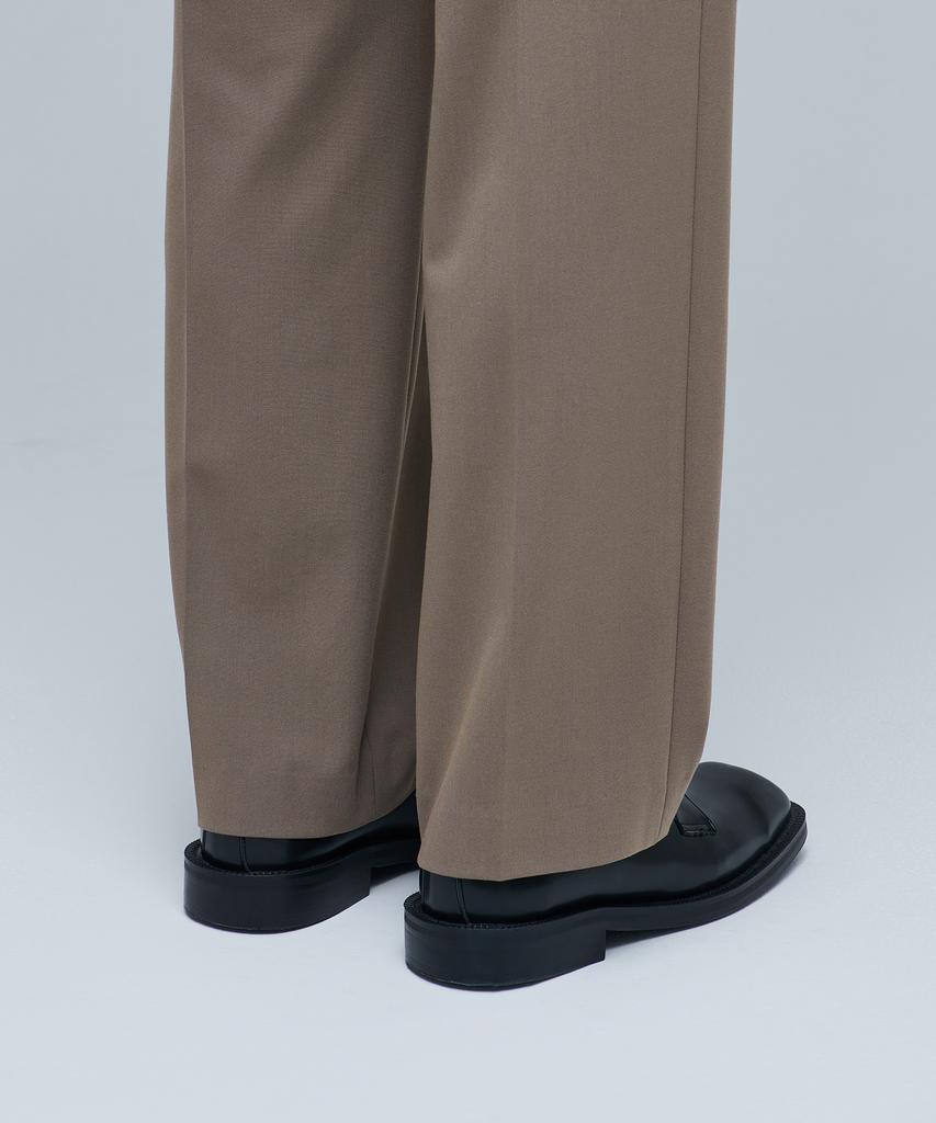 MUSINSA STANDARD Lightweight Three-Puck Semi-Balloon Slacks [Dusty Beige]