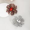 New Heavy-duty Crystal Hollow Flower Brooch Fashionable and Versatile Plant Brooch Daily Clothing Matching Accessories