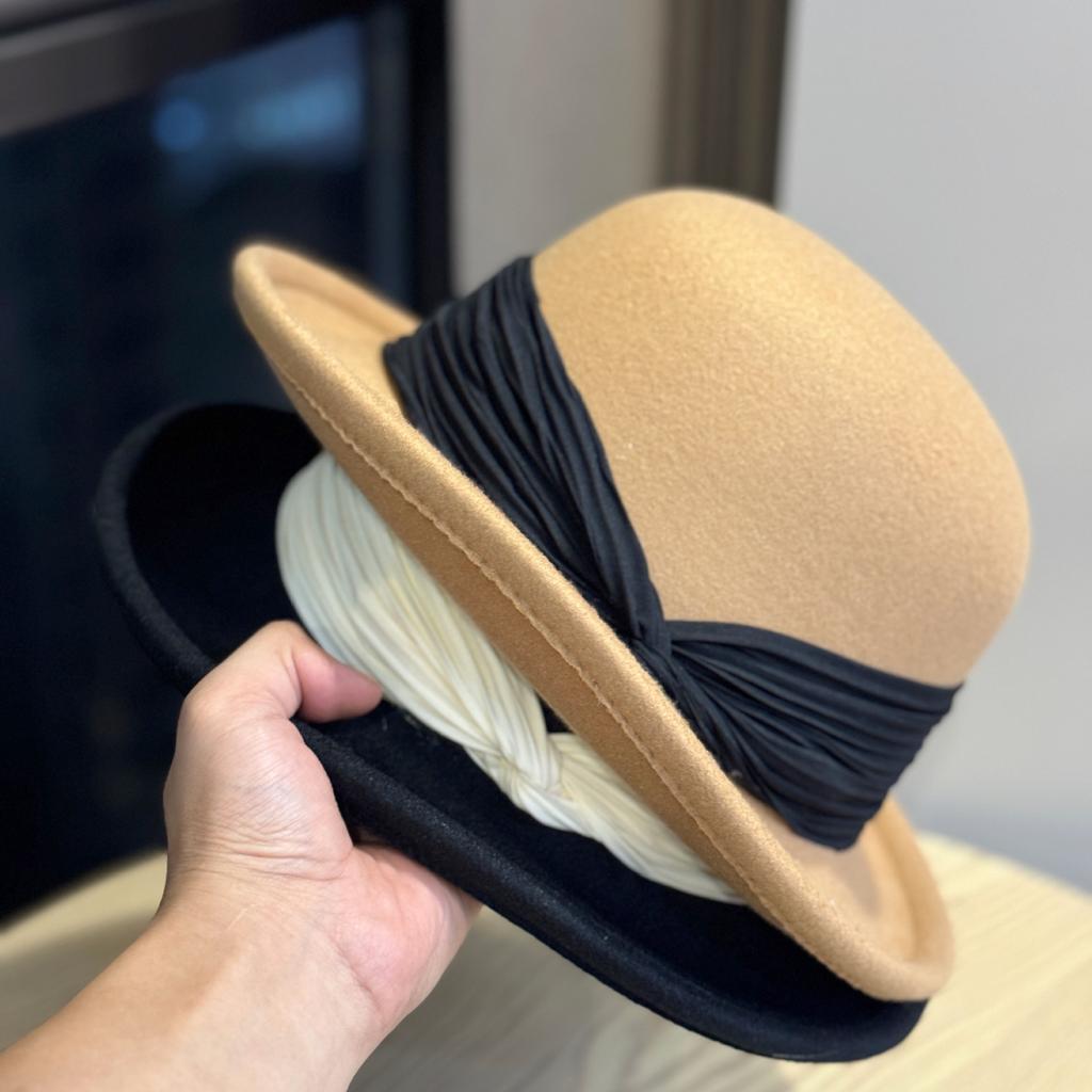 Французское лицо, демонстрирующее маленькую шляпу рыбака из валяной шерсти, с загнутыми полями, для женщин, для весенне-осенне-зимней моды, британская ретро шляпа-котелок, трендовая