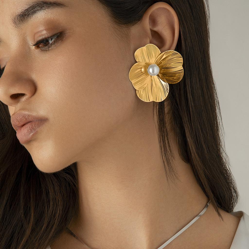 Metal Texture Three-Dimensional Ginkgo Biloba Flower Necklace Sweet Cool Imitation Pearl Fringed Necklace Earrings