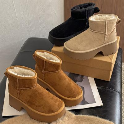 Зимние женские сноубутсы на толстой подошве 2025 года, новые с коротким голенищем, утепленные и утолщенные для сохранения тепла, с внутренней танкеткой