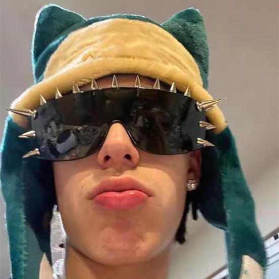 Очки унисекс с металлическими заклепками, солнцезащитные очки для вечеринок, легкий дизайн, солнцезащитные очки для косплея, очки-тени для женщин и мужчин