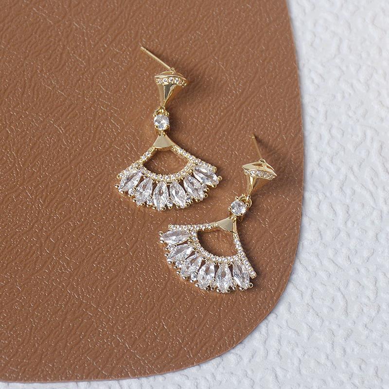 Exquisite Copper Inlaid Zirconium Hollow Fan Earrings 14K Real Gold Electroplating Women's Prom Party Earrings Korean Jewelry