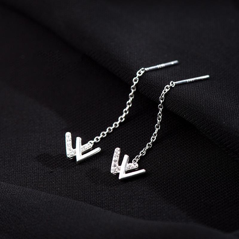 Серьги 'W' из серебра 925 пробы Banyan Tree для женщин - Элегантный нишевый дизайн, тренд 2022 года