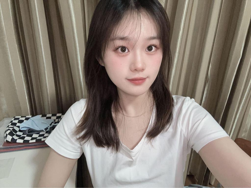 Exquisite Minimalist Snake Bone Chain: 18K Gold-Plated Mini Necklace with Sparkling Gold Thread