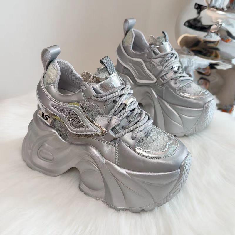 Платформа на высокой подошве маленькие папины кроссовки женские новые осенние спортивные повседневные кроссовки