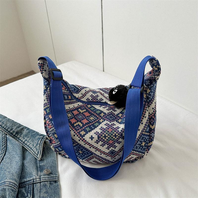 Fashionable 2023 Fall Trendy Shoulder Bag Chic Street Style Dumpling Bag In Canvas