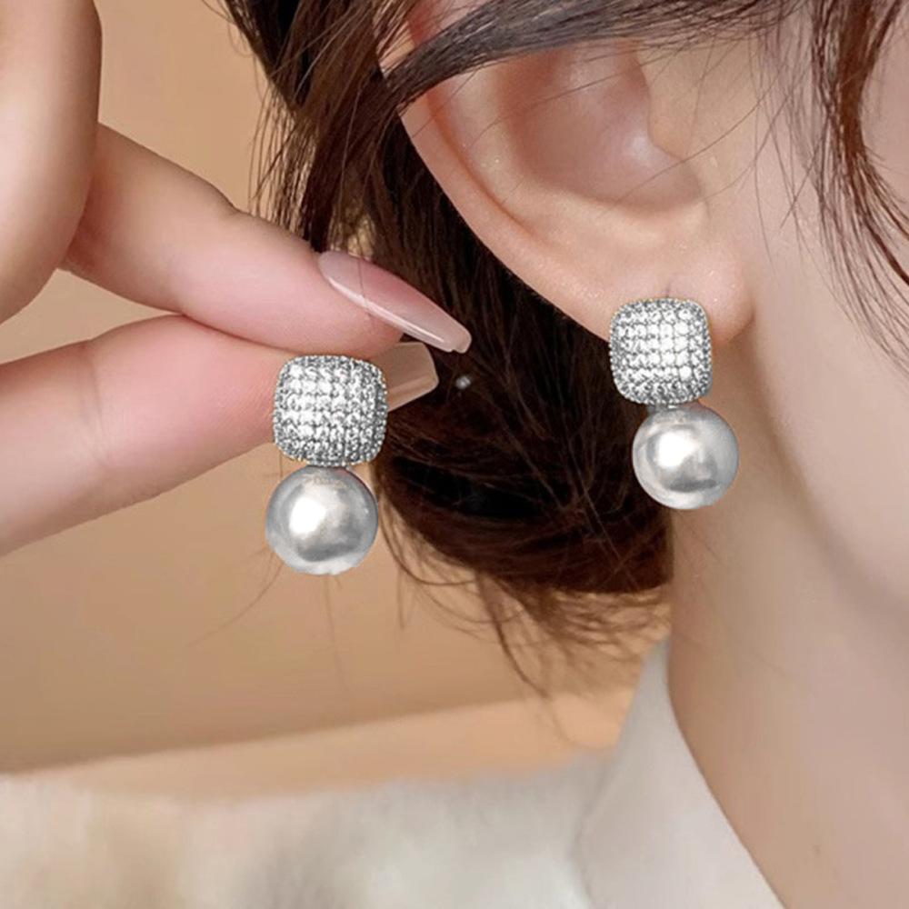 Серьги-пусеты из простого серебристого металла 'Серебряная игла'