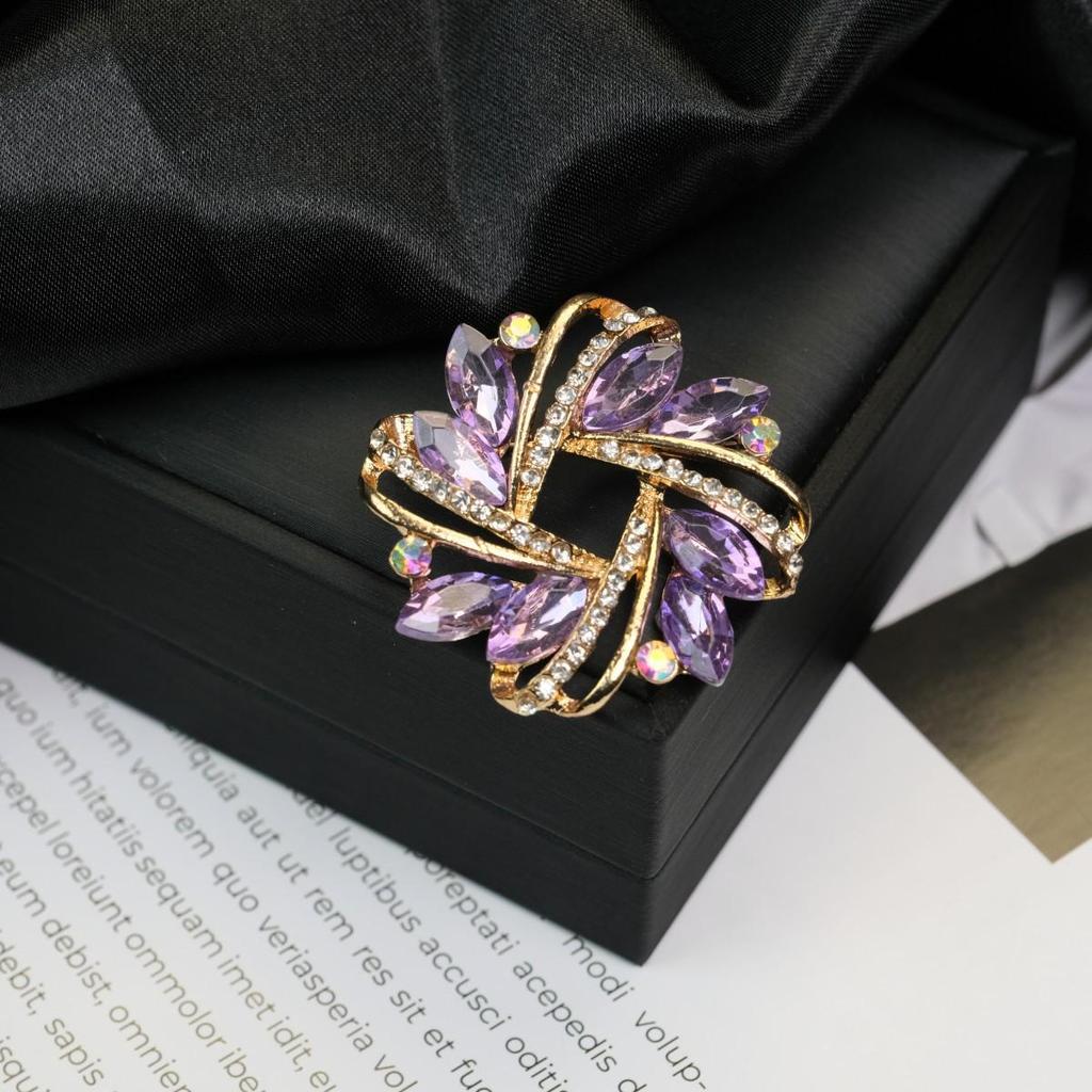 Винтажная брошь-булавка из сплава с цветком, жемчугом и бриллиантами