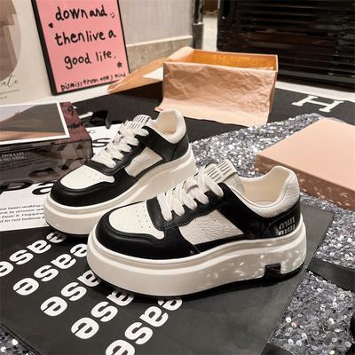 Туфли белые женские на толстой подошве 2025 года, весна-лето, супермягкая кожаная толстая подошва, повседневная мода, удача