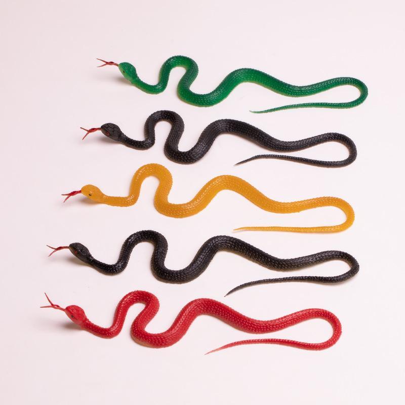 Lifelike 40cm Realistic Python Rubber Fake Snake Scary Prop for Halloween Celebration Garden Bird Repellent