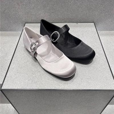Кожа атлас стразы пряжка-одно слово с круглым носком туфли Мэри Джейн женские 2025 новая весна балетки