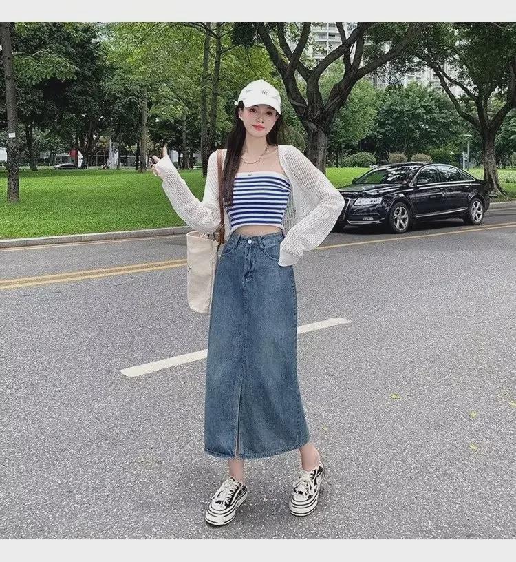 Женская джинсовая юбка А-силуэта с высокой талией и разрезом спереди - Коллекция Весна/Лето 2023