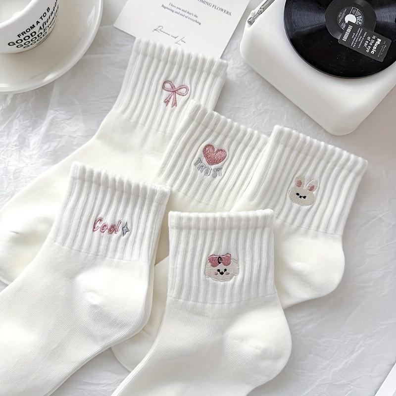 5-Pack Women's Heart Bow Socks, Spring and Autumn Fashionable Minimalist Heart Bow Design! Adorable Patterns On the Little White Socks