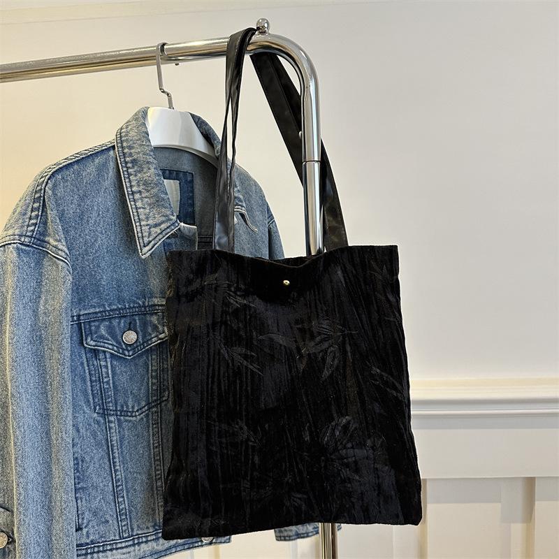 New Trendy and Fashionable Commuting Shoulder Bag New Chinese Style Large Capacity Bag Women's Casual Commuting Toy Bag