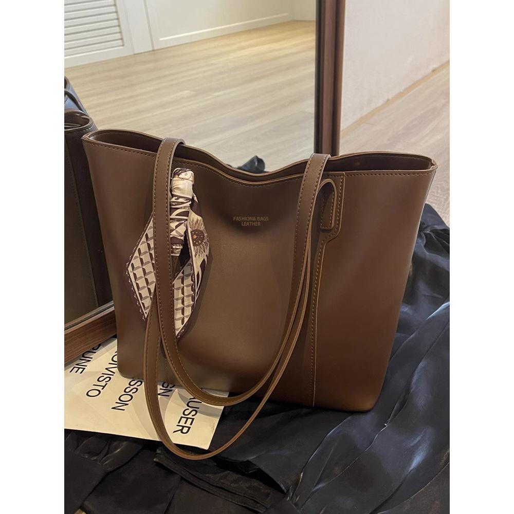 Красная большая сумка женская 2025 новая свадебная сумка сумка для невесты на свадьбу высокое качество большая вместимость плечевая портативная сумка-тоут