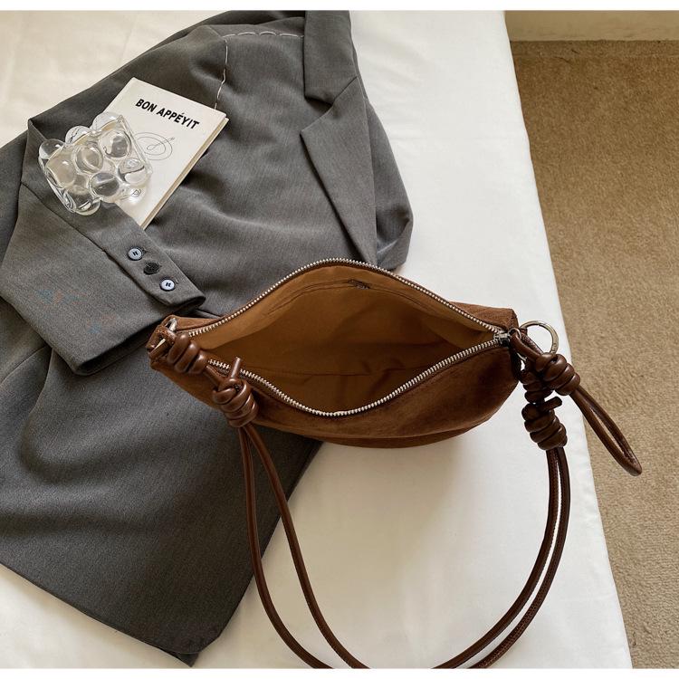 2025 Women's Retro Dumpling Bag – Large Capacity, Niche Autumn/Winter Design