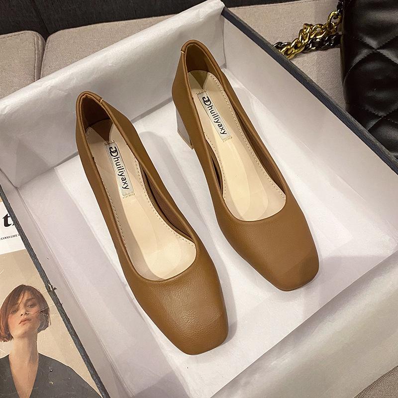 Coarse heel single shoes women's autumn 2025 new light mouth versatile solid color black high heel square head work women's shoes 8178