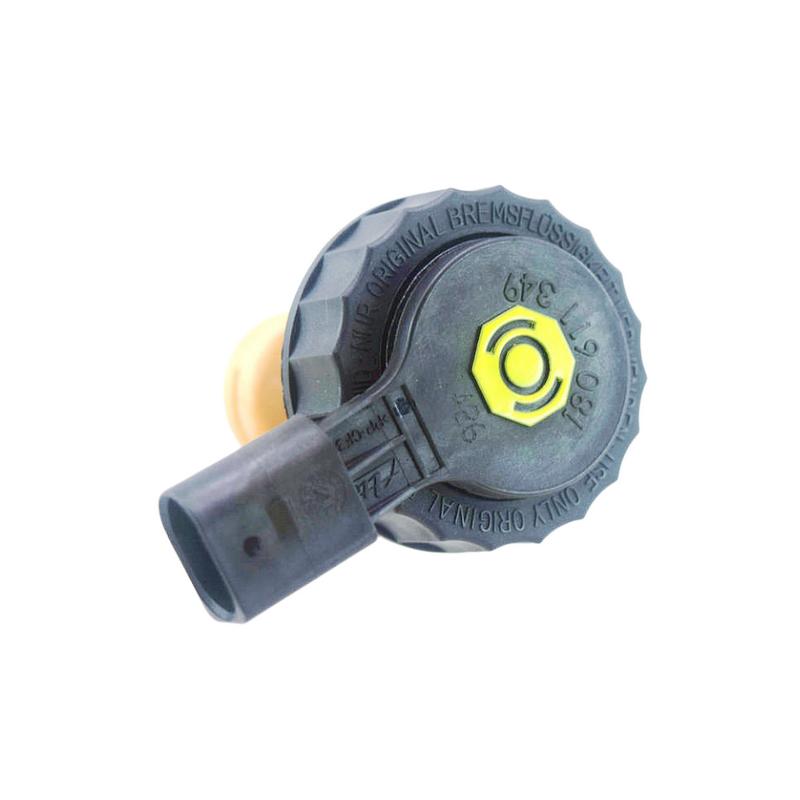 For Volkswagen Lavida Bora Sagitar Golf 6 brake fluid reservoir cap with sensor