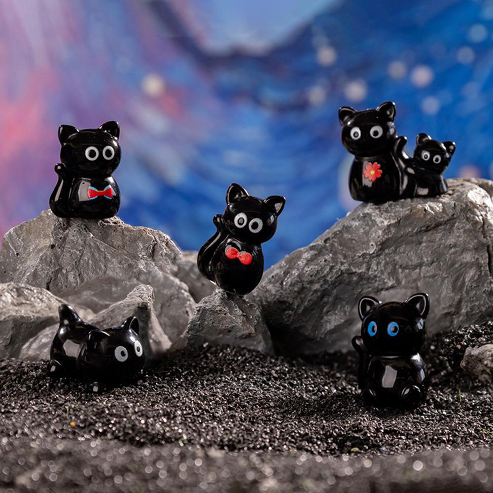 Милая мультяшная фигурка черной кошки из смолы, мини-фигурки животных, украшения для автомобиля, детская игрушка, поделки, подарок, настольное украшение для дома