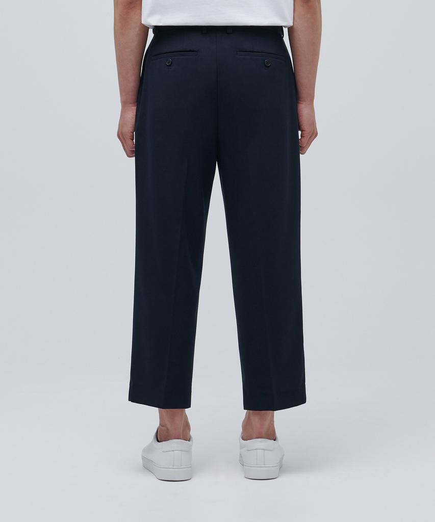 MUSINSA STANDARD Lightweight Loose Tapered Hidden Banding Crop Slacks [Navy]