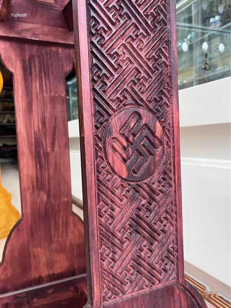 Настенная вешалка и подставка для седла из массива дерева, Декор