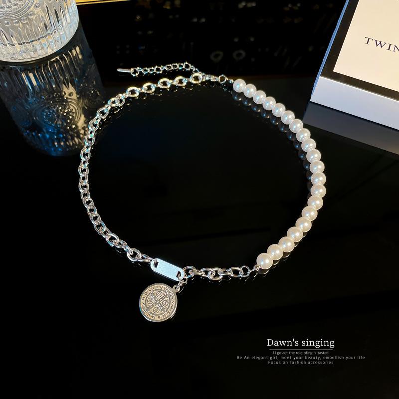 Не тускнеющее жемчужное ожерелье 2021 Новое женское нишевое дизайнерское креативное шейное украшение простое хип-хоп колье-ключица