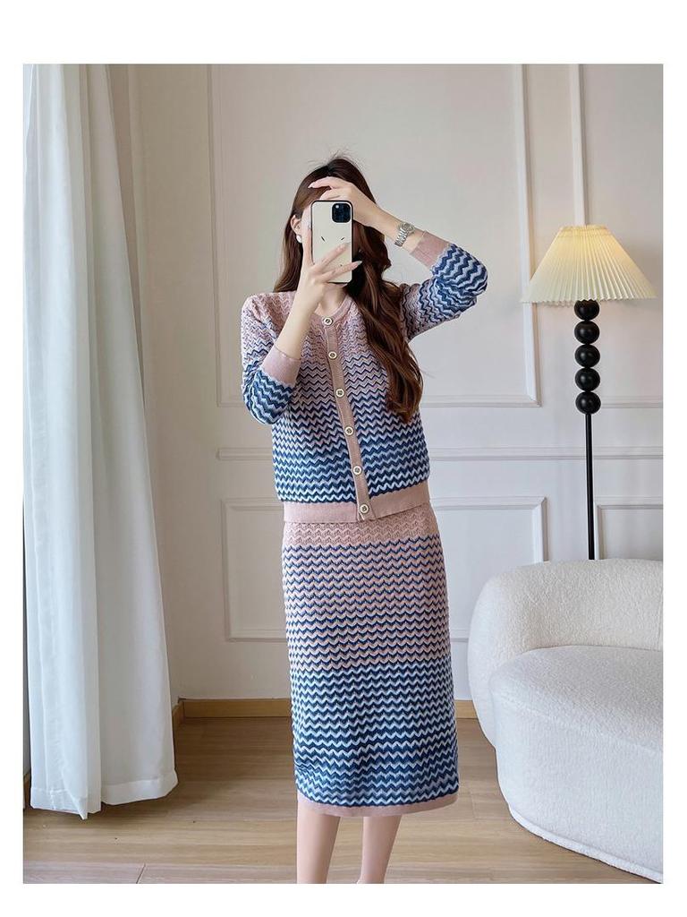 Комплект кардигана и юбки градиентной вязки: Коллекция Осень/Зима 2025