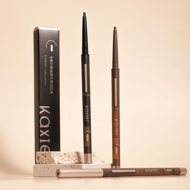 Гелевая подводка для глаз, которую нелегко размазать, плавно и естественно очерчивает тень плоской головы.