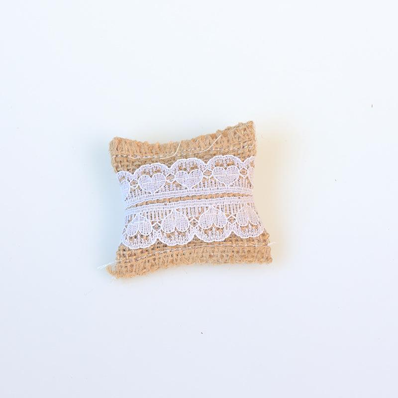 2Pcs 1/12 Mini Lace Pillow Sofa Cushion Living Room Decoration Dollhouse Simulation Decor Accessories
