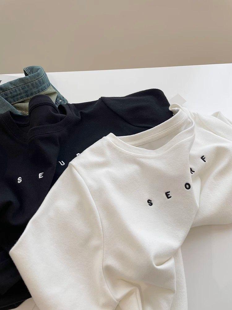 Женская модная футболка с вышивкой и короткими рукавами - Матовая, приталенного кроя, однотонная футболка с круглым вырезом для осени