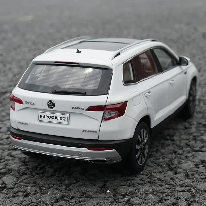 DAYB7 28CM 1:18 Scale New Skoda Karoq Alloy Car Model Diecast Metal Vehicle Toy Collection Collectible