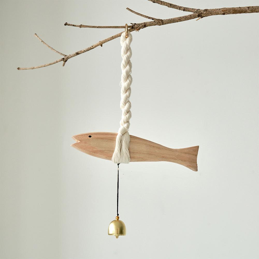 Unique Handmade Wood Fish Door Bell Hand Carved Rustic Fish Wall Decoration Lightweight Lucky Fish Door Chimes Home Entryway