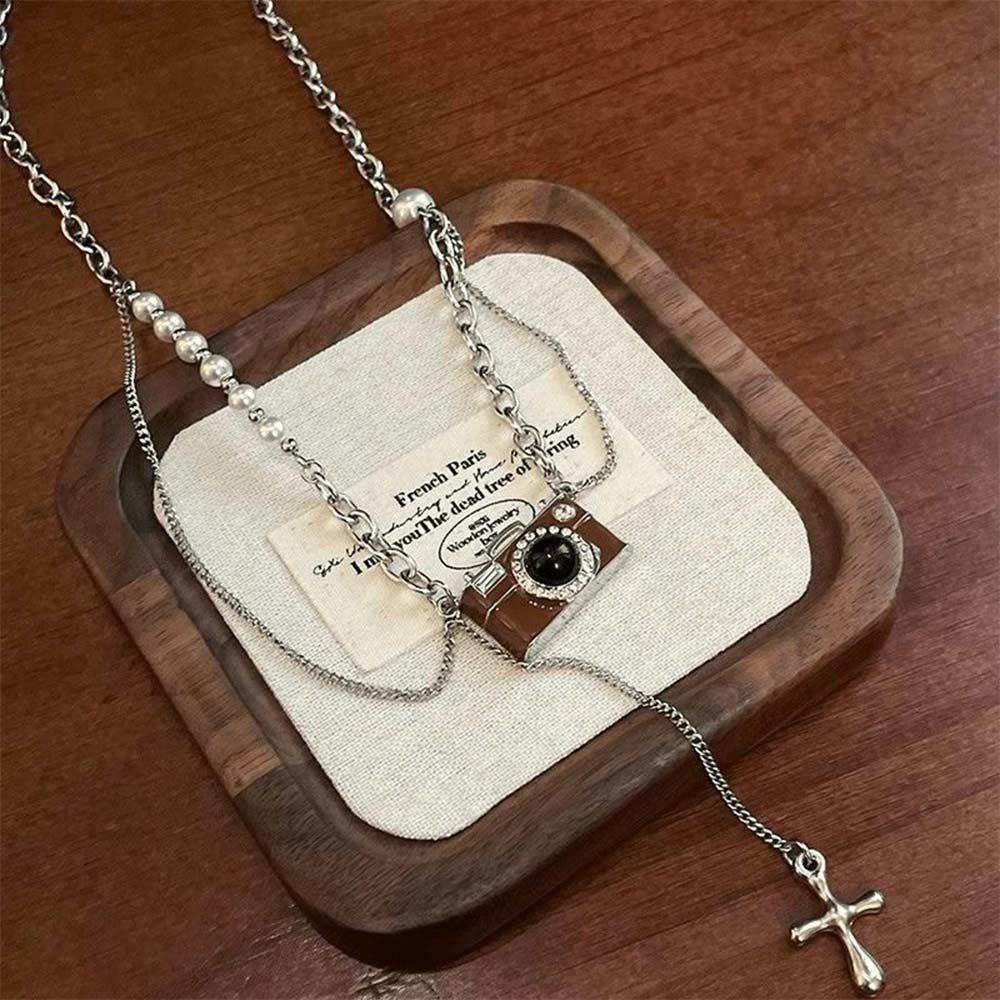 Vintage Brown Camera Pendant Necklace Retro Khaki Luxury Style Long Chain Necklace Unique Hip-Hop Fashion Accessories