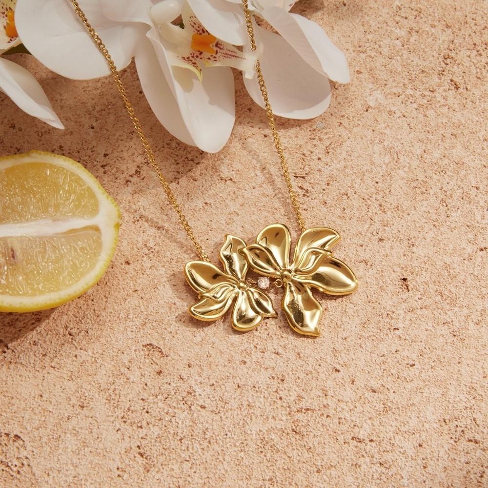 Stainless Steel Flower Pendant Necklace Adjustable Necklace Fashion Sweater Chain Jewelry Gift